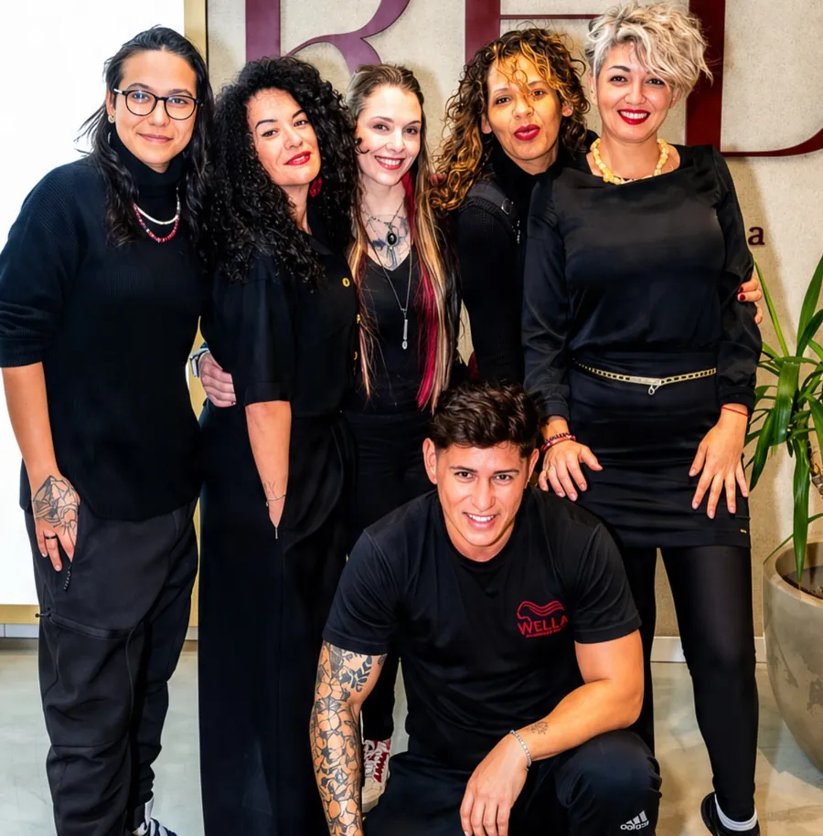 Equipe do salão reunida